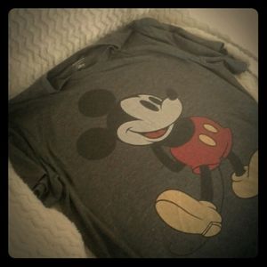 A micky mouse shrit